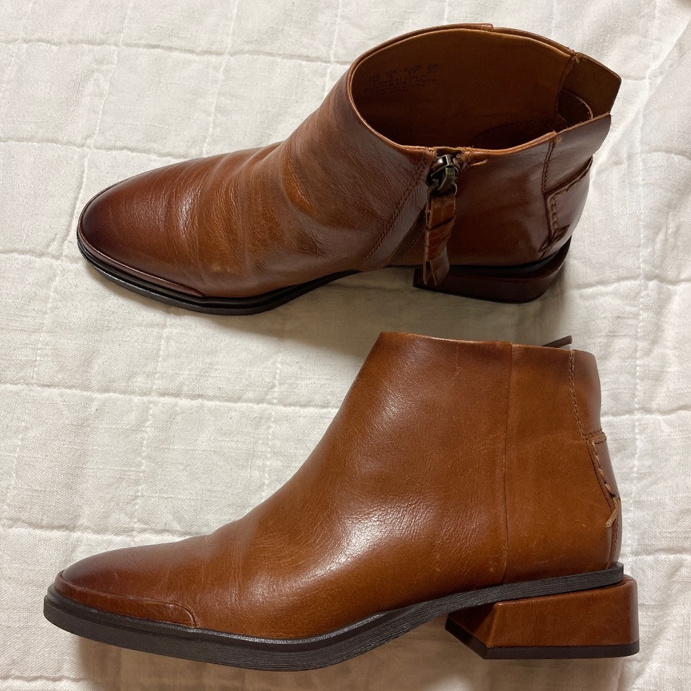 Women’s SARTO brown leather boots NWOT